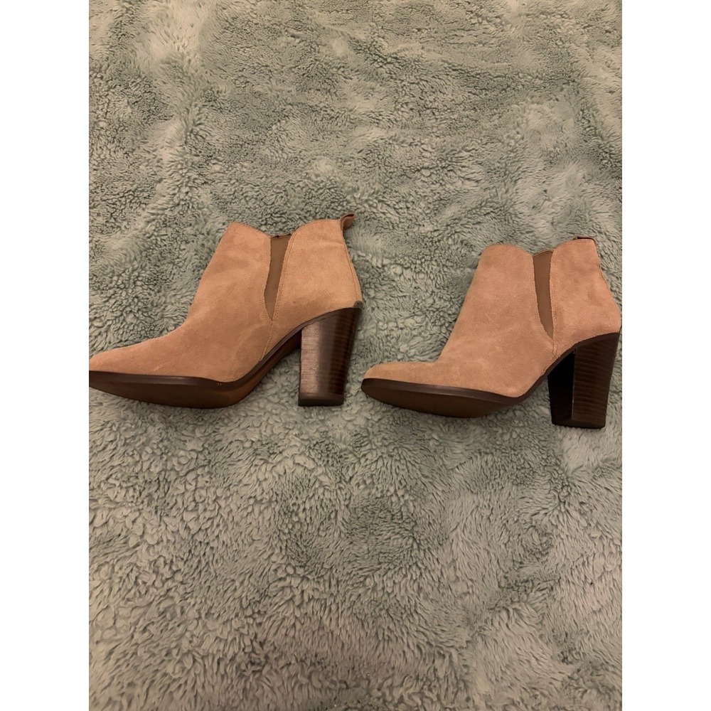 Michael Kors Women's 6M Tan Suede Ankle Boots - Picture 6 of 13